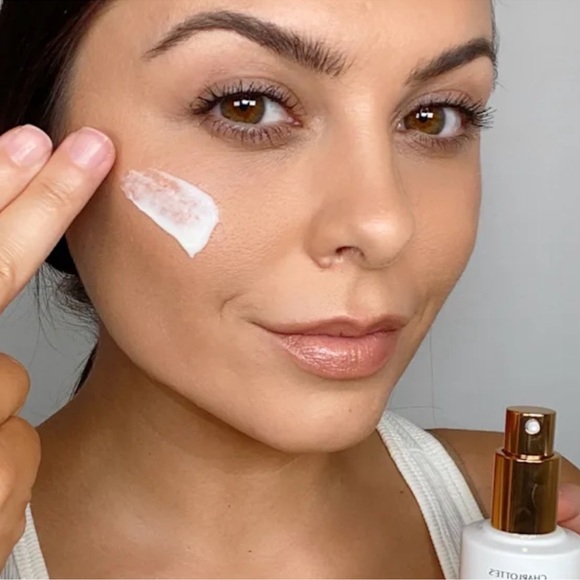 Charlotte Tilbury Magic Cream Light 15ml - Picture 5 of 10